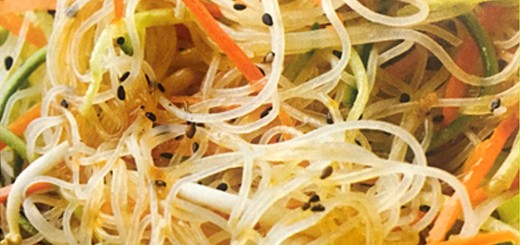 Салат с вермишелью.