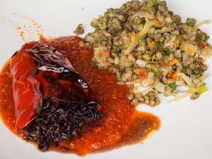 Перец-фаршированный-черным-рисом-и-овощами